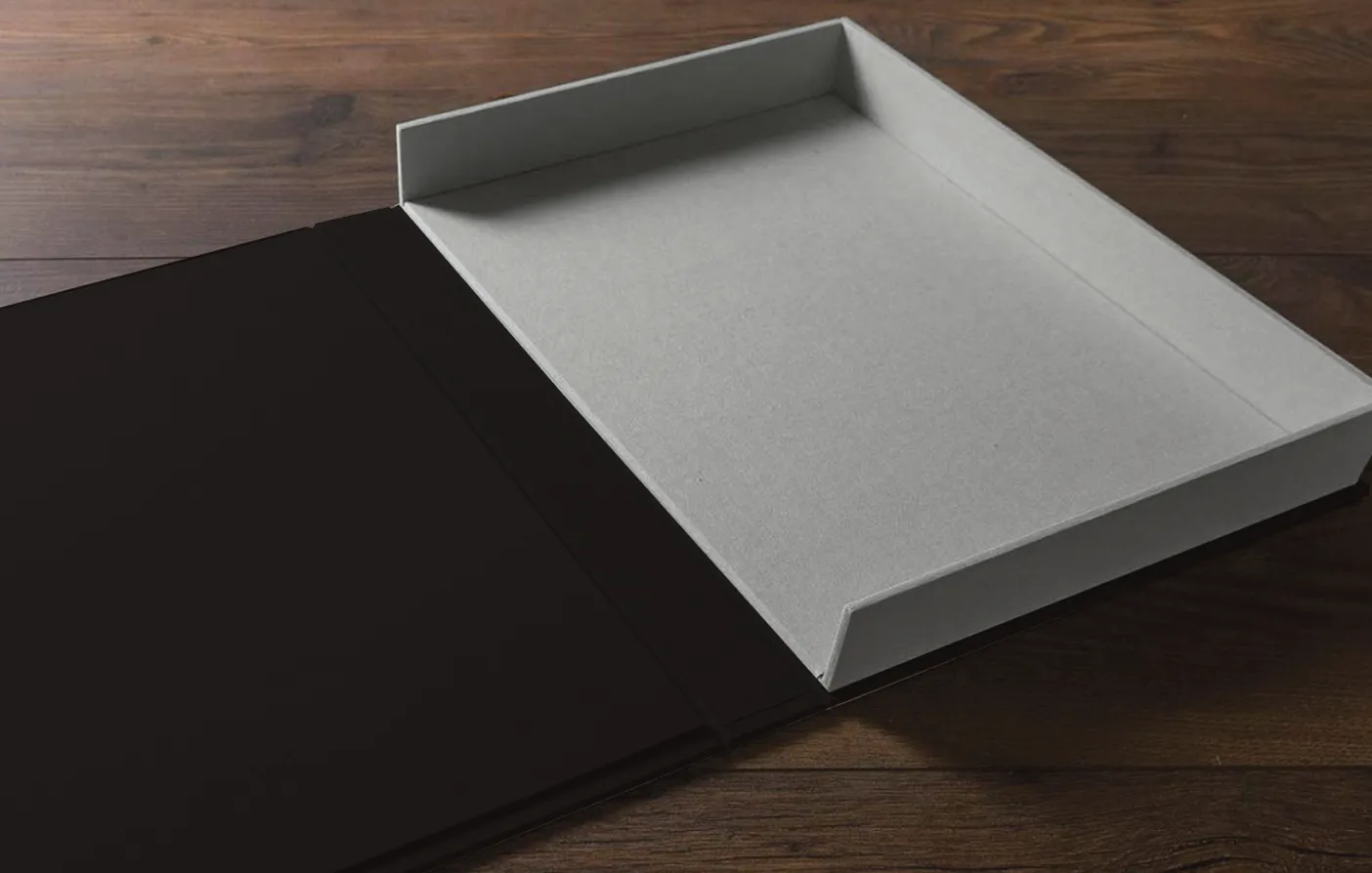 Colley Ison – Art Collector’s Art Presentation Box